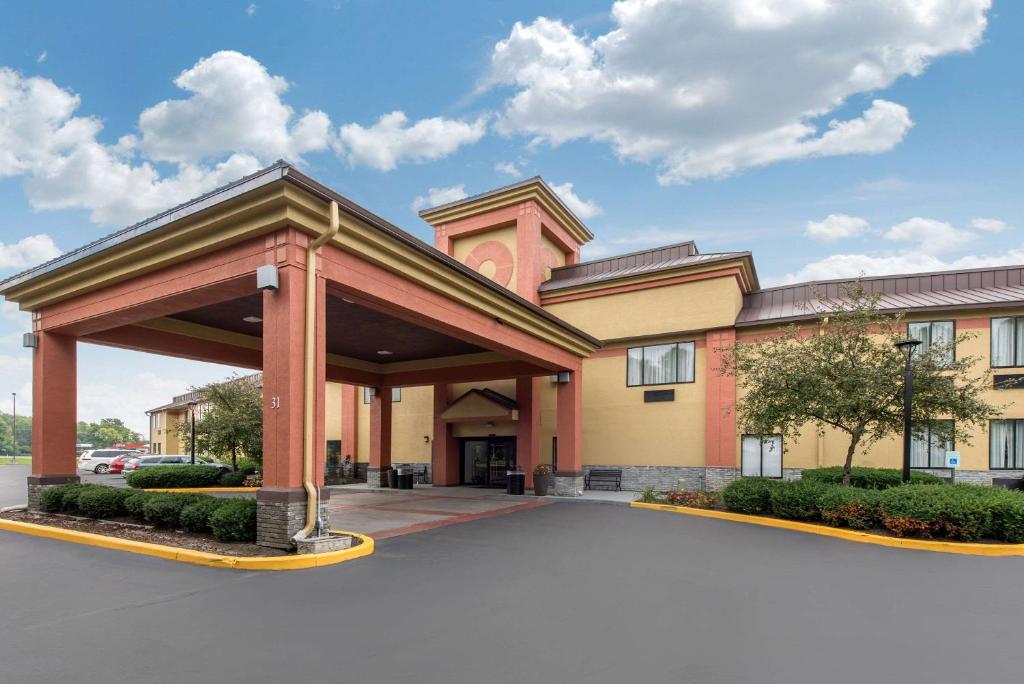 Quality Inn Indianapolis-Brownsburg - Indianapolis West - main image